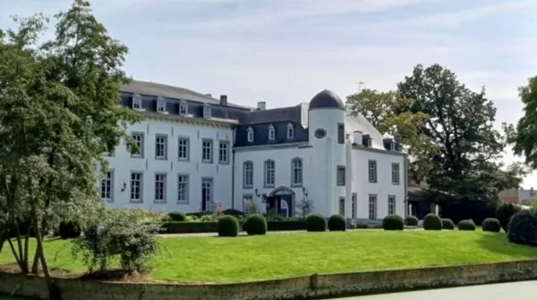 1747120930-Klimaat neutraal kasteel te koop